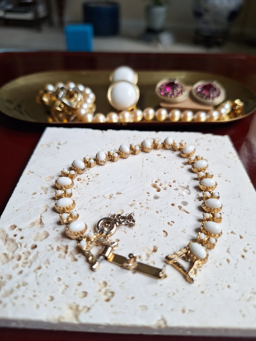 Vintage Gold-Tone and White Milk Glass Oval Link Bracelet - Women Jewelry